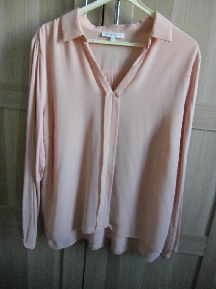 TRAMONTANA: zalmroze  blouse met V-hals*, Kleding | Dames, Grote Maten, Zo goed als nieuw, Blouse of Tuniek, Roze, Ophalen of Verzenden