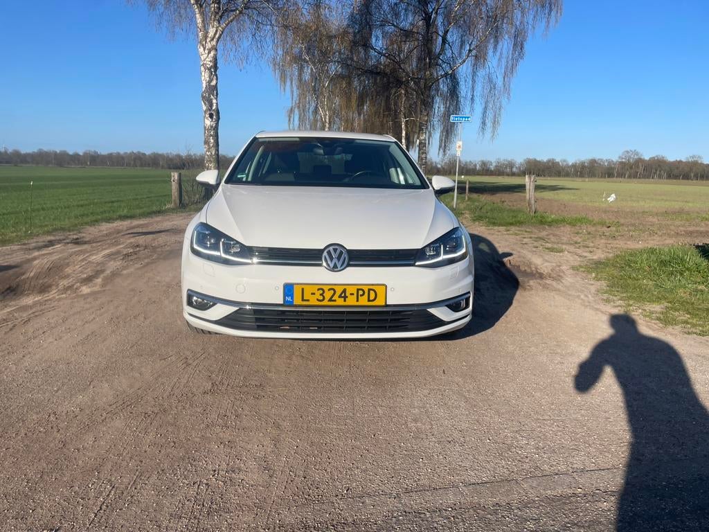 Volkswagen Golf - 1.4 - Highline  - 2017 - Wit, 125 pk, Wit, 1395 cc, 19 km/l