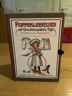 Poppen kleding ,patronen boekjes, diverse, Verzamelen, Poppen, Ophalen of Verzenden, Zo goed als nieuw, Pop