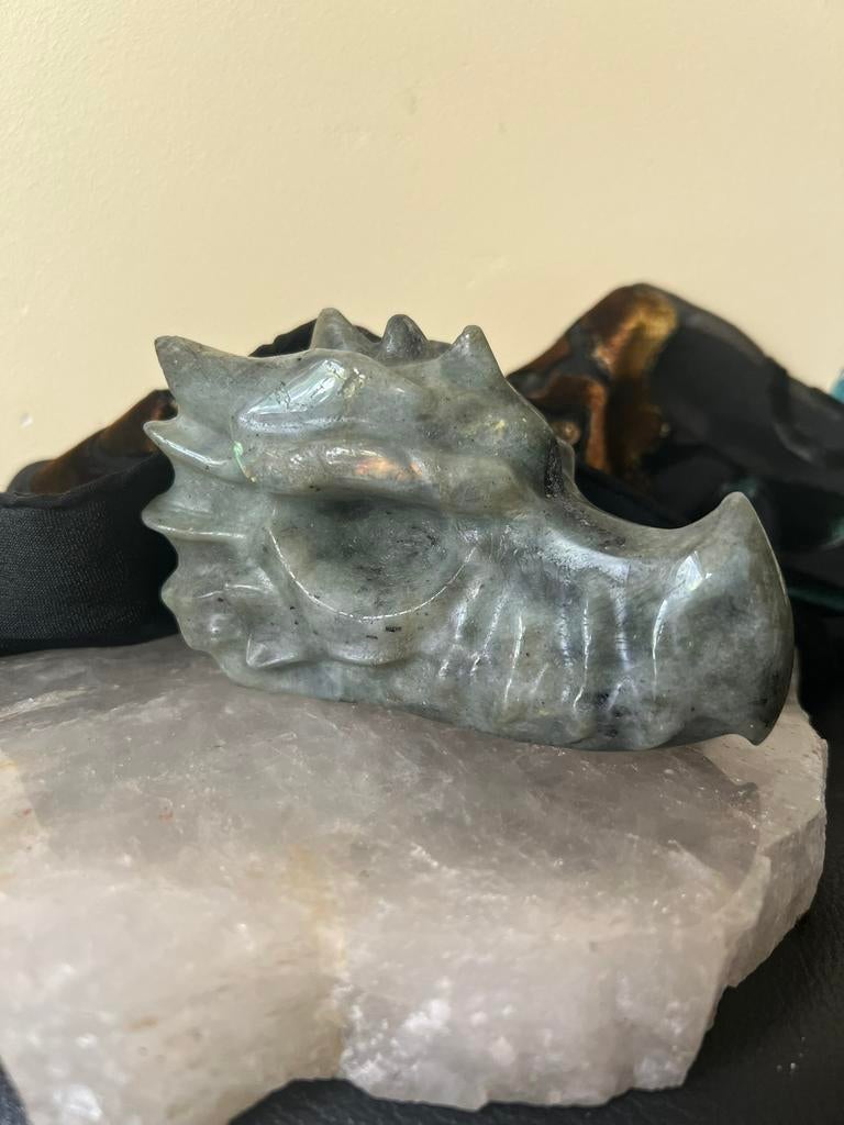 Labradoriet draak schedel skull 525 gr beschermt inzicht, Ophalen of Verzenden, Nieuw