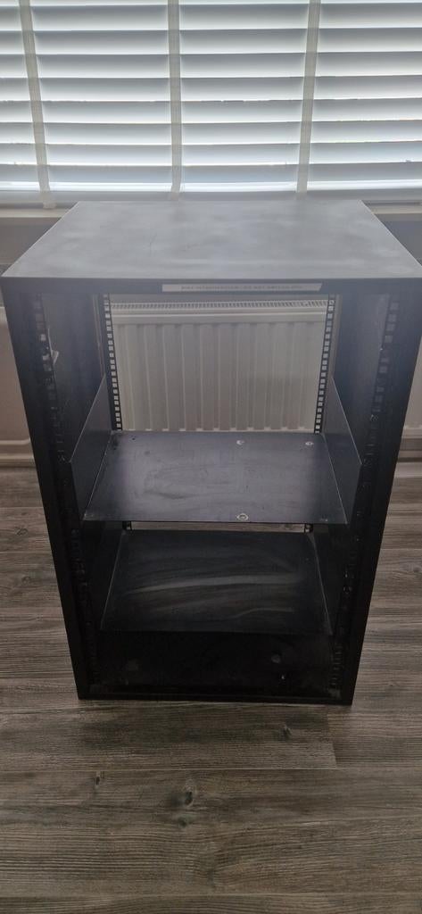 Compact 19 inch server rack met 2 planken, Computers en Software, Serverkasten, Ophalen, Gebruikt