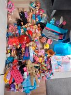 Grote collectie Barbies, accessoires, meubels en kleding, Kinderen en Baby's, Ophalen of Verzenden, Gebruikt, Meisje
