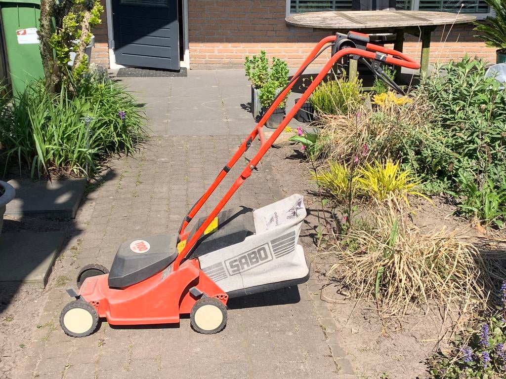 SABO elektrische grasmaaier met opvangzak, 1100 watt, Ophalen, Cirkelmaaier, Gebruikt, Elektrische grasmaaier