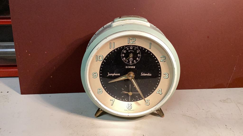 Junghans Bivox Silentic wekker uit plm 1950, Ophalen of Verzenden
