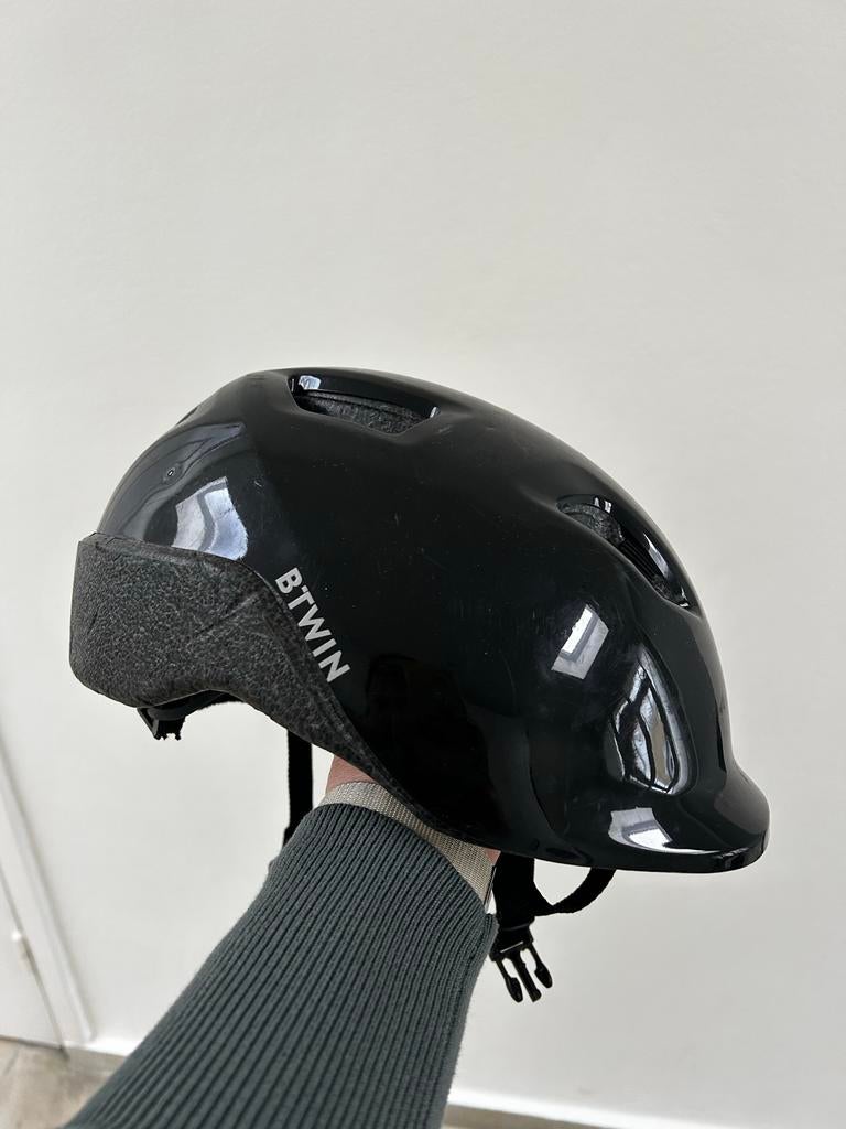 Kinder Fietshelm Btwin maat S - Zwart, Fietsen en Brommers, Fietsaccessoires | Fietshelmen, Ophalen of Verzenden, Gebruikt, S