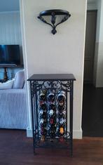 Metalen wijnrek met console, gekocht in sjieke woonwinkel, Huis en Inrichting, Ophalen, 15 tot 25 flessen, Zo goed als nieuw, Metaal