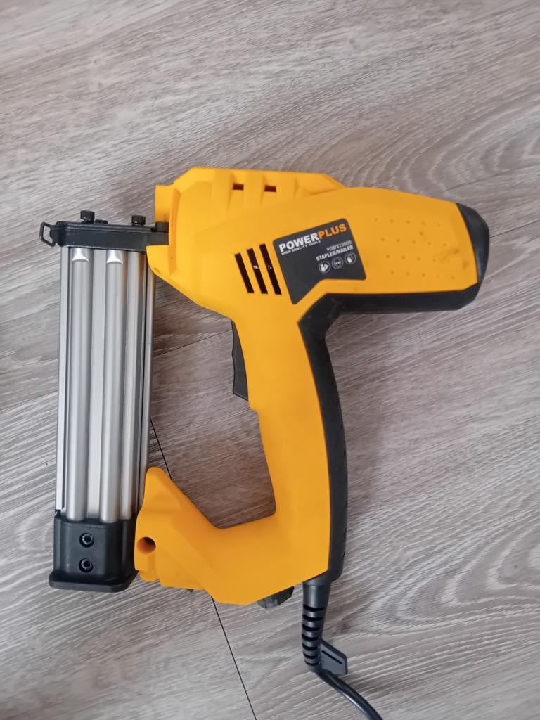 Powerplus POWX13800 Elektrische Nietmachine/Tacker, Ophalen of Verzenden, Zo goed als nieuw