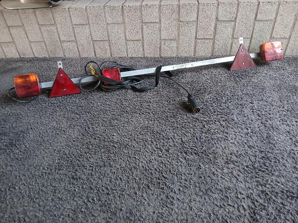 Aanhanger lichtbalk, Ophalen, Zo goed als nieuw