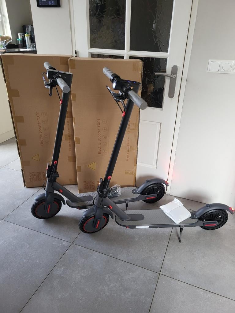 Elektrische Step 31KM/U - NIEUW IN DE DOOS ✅️, Fietsen en Brommers, Steps, Ophalen of Verzenden, Zo goed als nieuw, Elektrische step (E-scooter)