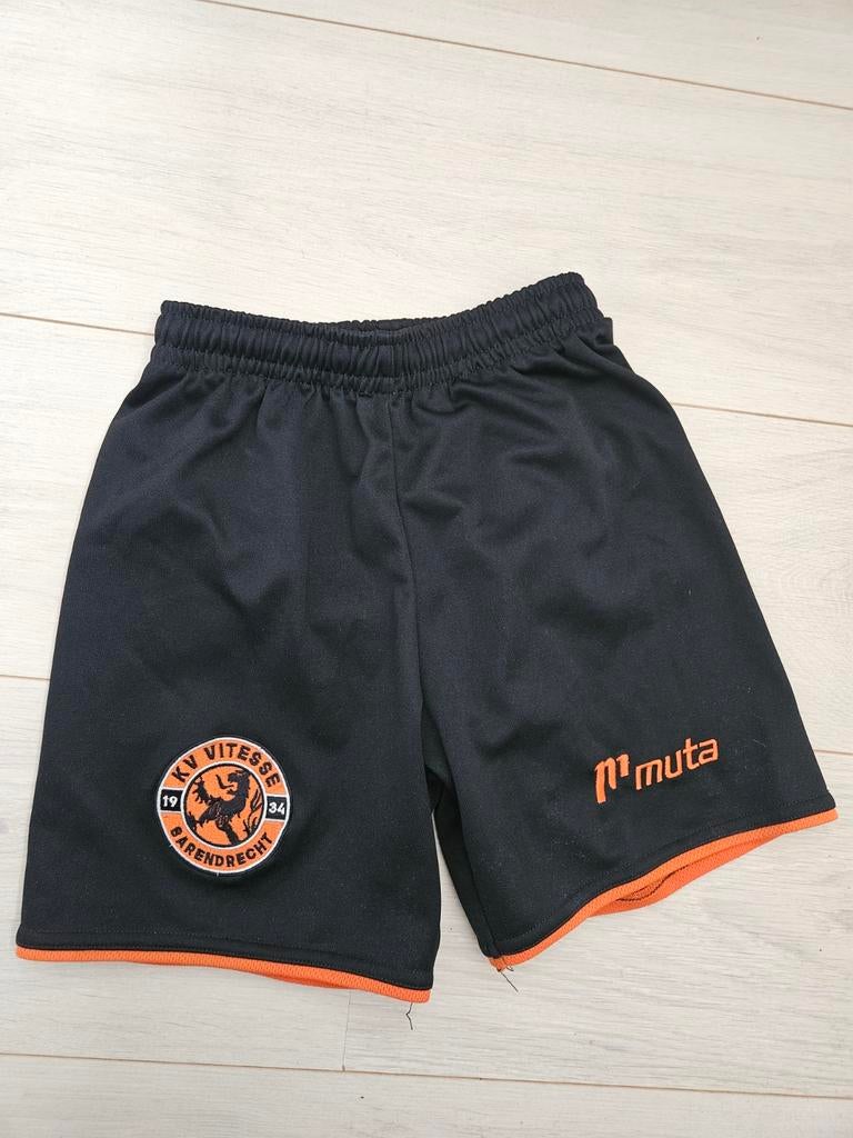 KV Vitesse broekje 140, Ophalen, Broek