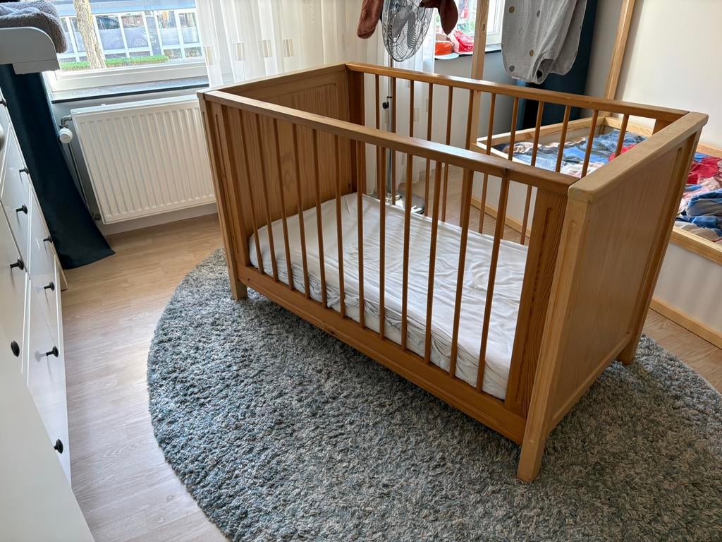 Ledikantje en matrasje gratis, Kinderen en Baby's, Babywiegjes en Ledikanten, Zo goed als nieuw, Ledikant, Ophalen