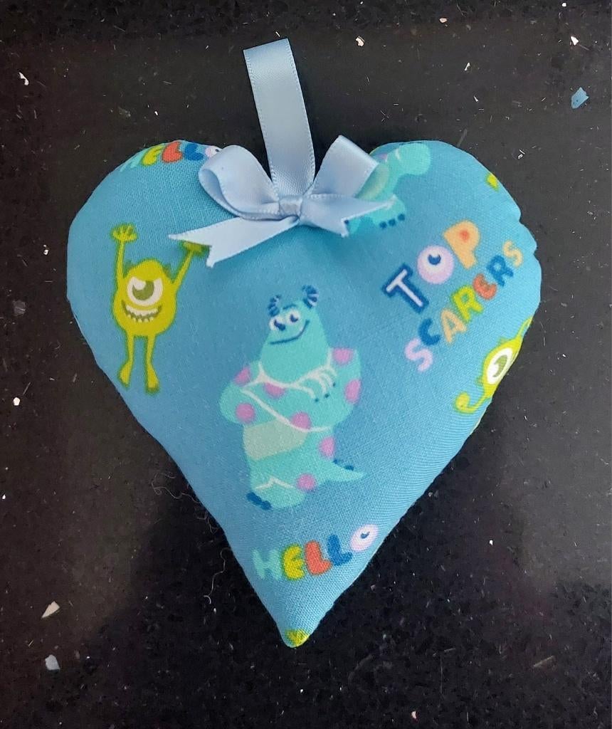 Nieuw- Sully Monsters and co hartje/ kasthanger, Verzamelen, Ophalen of Verzenden, Overige figuren, Nieuw, Overige typen