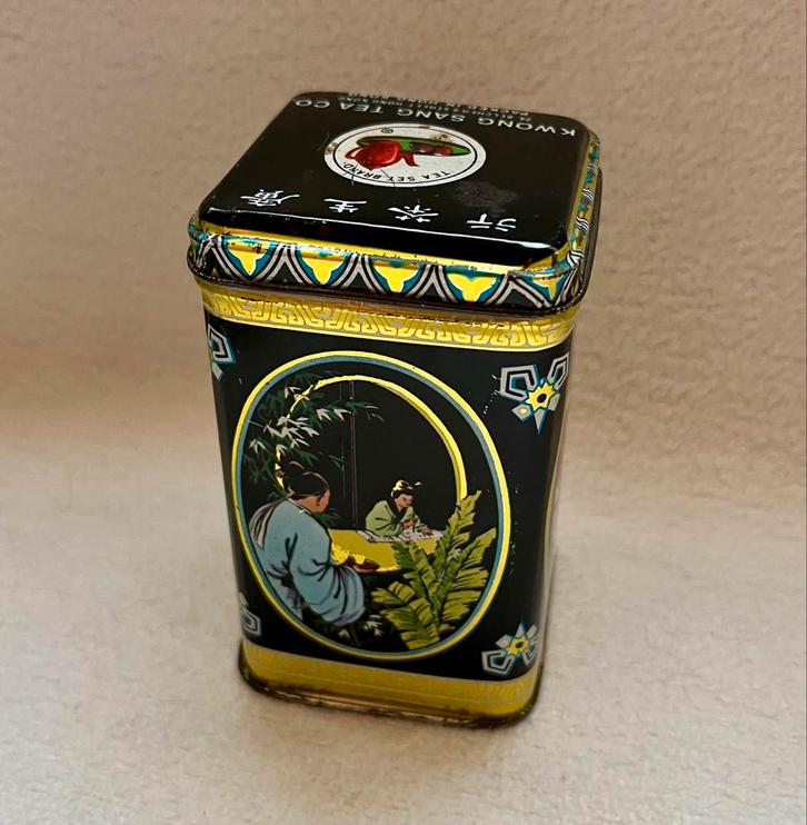 Vintage K. Kwong Sang Tea Co. theeblik - Chinese motieven, Verzamelen, Blikken, Gebruikt, Thee, Overige merken, Ophalen of Verzenden