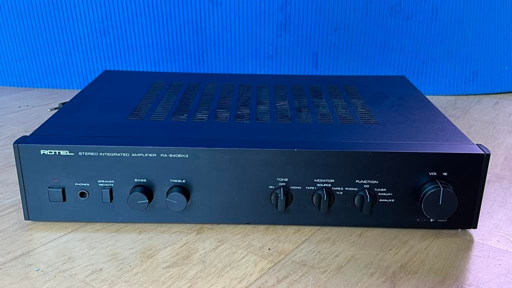 Rotel RA 840BX3 versterker, Overige merken, Gebruikt, Ophalen of Verzenden, 60 tot 120 watt