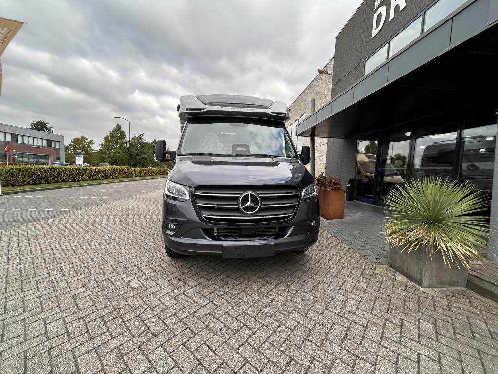 Wintersport uitvoering; Adria Coral 650SL Supreme., Caravans en Kamperen, Automaat, Vloeistofverwarming, Luifel, Bedrijf