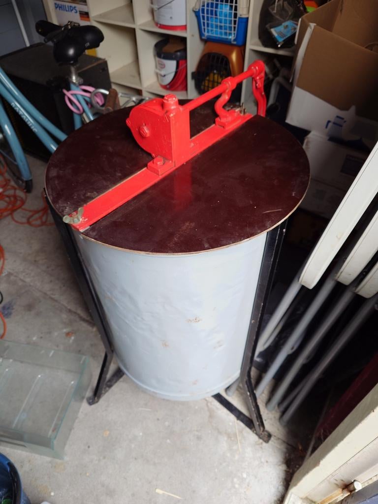 Honingslinger (staal), Bijen