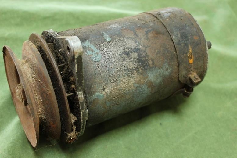 Lucas C39PV2 LO 12 volts 1955 dynamo generator Triumph ?, Ophalen of Verzenden, Nieuw, Triumph