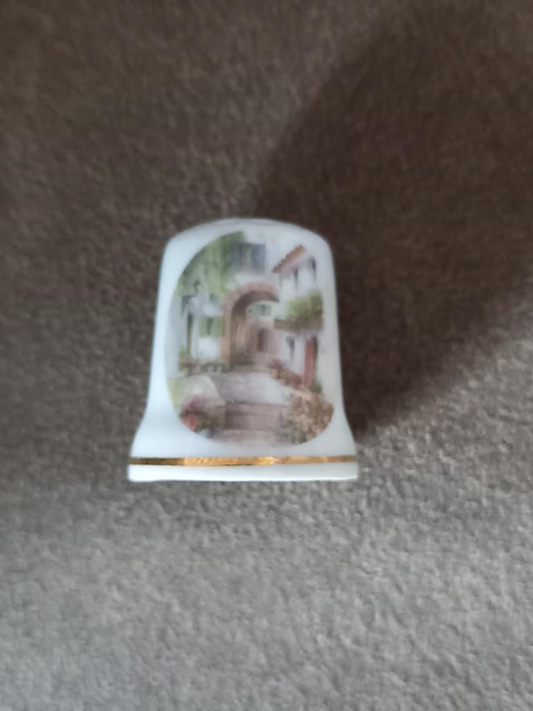 Vingerhoedje met mooie opdruk, Ophalen of Verzenden, Gebruikt