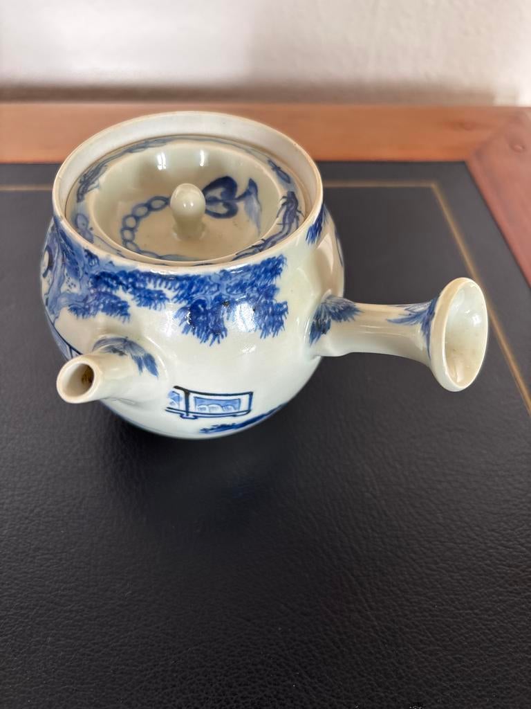 Antieke Chinese theepot met blauw-wit decor, Antiek en Kunst, Antiek | Porselein, Ophalen