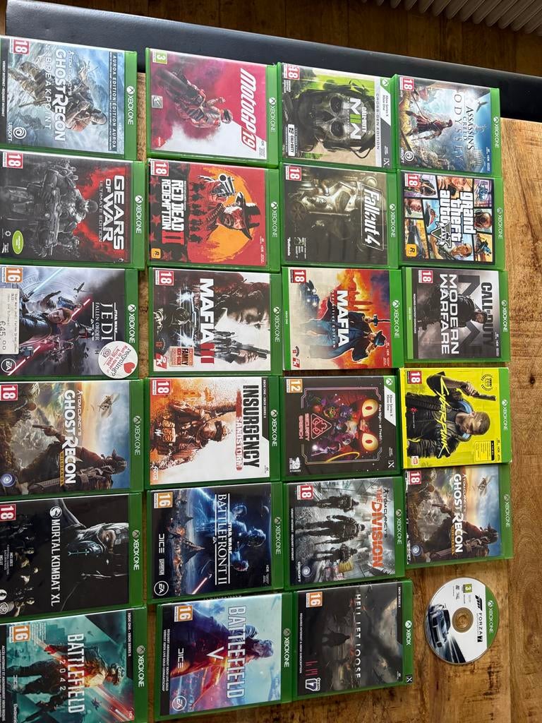 Xbox One X met controller en headset, Ophalen of Verzenden, Zo goed als nieuw