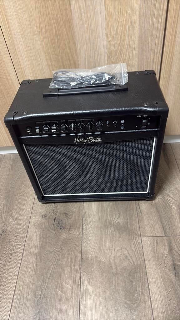 Harley Benton hb40r versterker, Ophalen, Zo goed als nieuw, Minder dan 50 watt