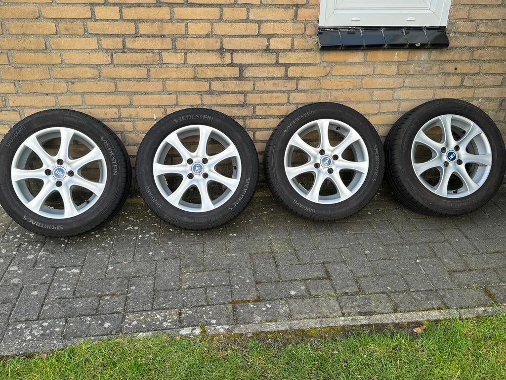 Banden, 15 inch, Ophalen of Verzenden, Band(en), 195 mm