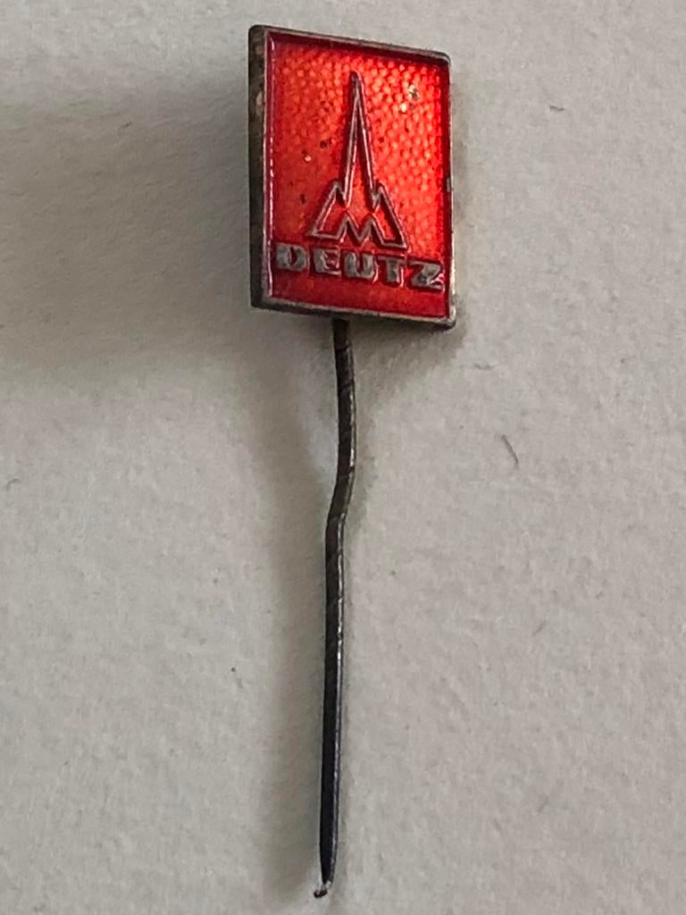 Oud speldje / pin #2 Deutz, Ophalen of Verzenden, Gebruikt, Merk, Speldje of Pin