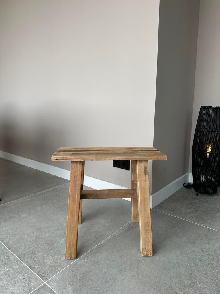 Landelijk houten krukje / bijzettafel / decoratiekruk, Huis en Inrichting, Ophalen, Zo goed als nieuw, Hout