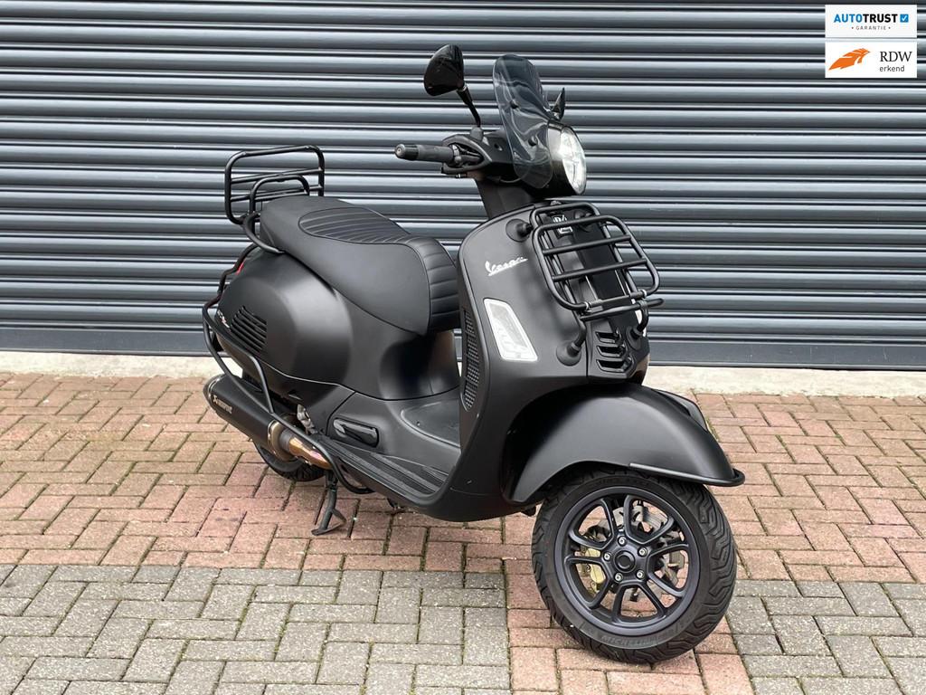 Vespa Scooter GTS 300 Super HPE Notte ABS Akrapovic | Valbeu, Scooter, Bedrijf, Dendautomotive@gmail.com, 278 cc