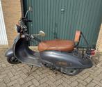 AGM retro scooter met nieuw zadel, Ophalen, Gebruikt, Benzine
