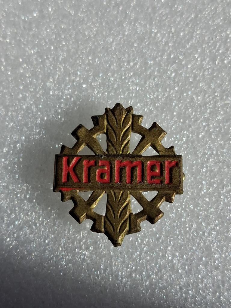 Speldje broche Kramer oldtimer tractor, Ophalen of Verzenden, Gebruikt, Overige onderwerpen