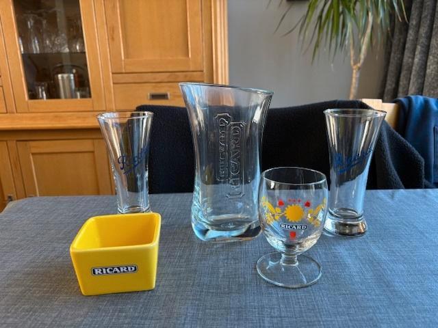 Ricard glaswerk, Verzamelen, Glas en Borrelglaasjes, Zo goed als nieuw, Overige typen, Ophalen of Verzenden