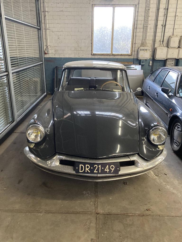 Schuuropruiming: Citroen DS ID 2CV Porsche 911 Peugeot 504, Auto's, Oldtimers, Overige carrosserieën, Citroën, Handgeschakeld