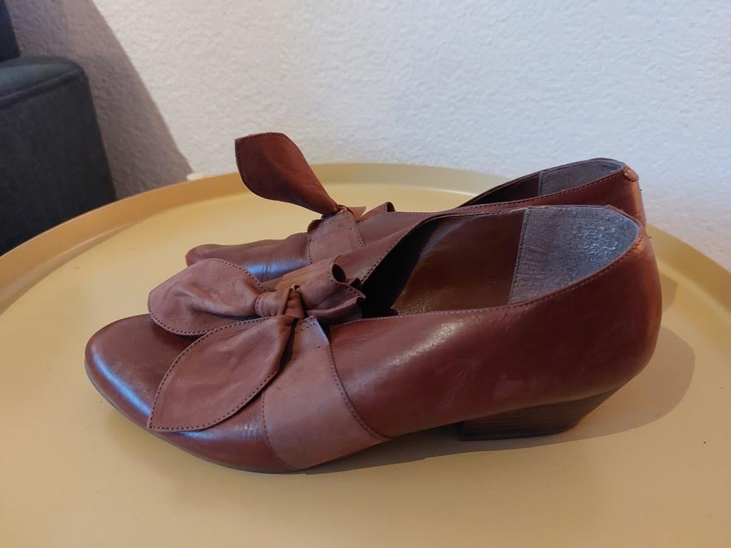 Uit DESIGN COLLECTIE  ALBERTO BELLINI aparte LEREN schoenen, Schoenen met lage hakken, Bruin, ALBERTO BELLINI, Ophalen of Verzenden