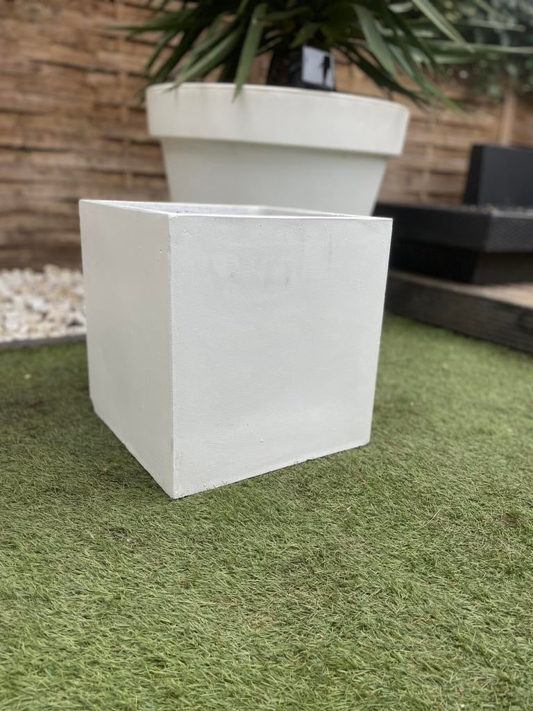 Witte vierkante plantenbak 40x40x40, Tuin en Terras, Bloembakken en Plantenbakken, Ophalen of Verzenden, Zo goed als nieuw, Vierkant
