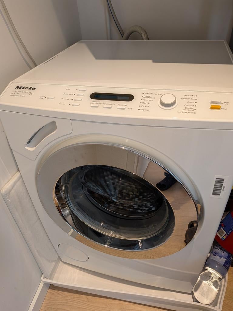 Miele W4146 wasmachine 6kg 1600 toeren, Witgoed en Apparatuur, Wasmachines, Ophalen, 6 tot 8 kg, Voorlader, Energieklasse A of zuiniger