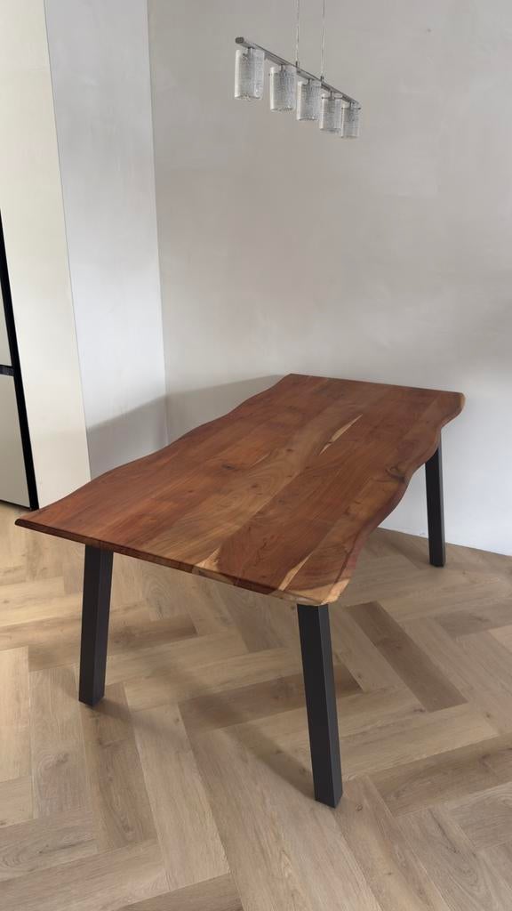 Massieve Acacia Boomstamtafel (180 cm), Gebruikt, 50 tot 100 cm, Vijf personen of meer, 150 tot 200 cm