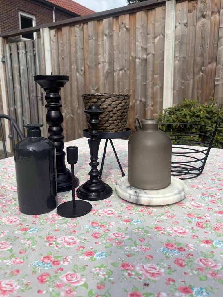 Set Accessoires zwart/grijs, Huis en Inrichting, Woonaccessoires | Overige, Gebruikt, Metaal, Zwart, Modern, Ophalen of Verzenden
