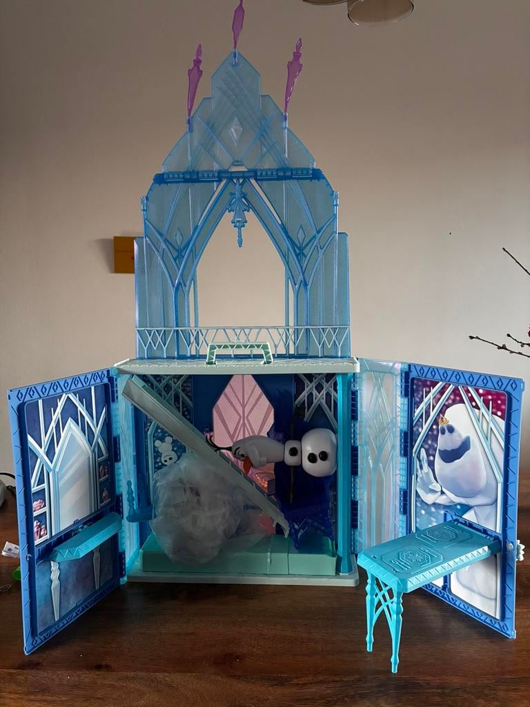 Frozen 2 poppenhuis elza paleis, Kinderen en Baby's, Speelgoed | Poppenhuizen, Ophalen, Gebruikt, Poppenhuis