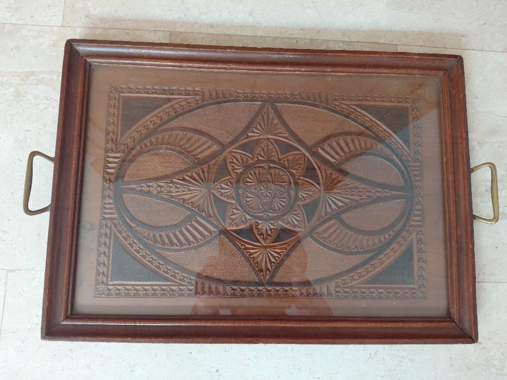 Dienblad met ingewikkeld houtsnijwerk onder glas, Antiek en Kunst, Verzenden