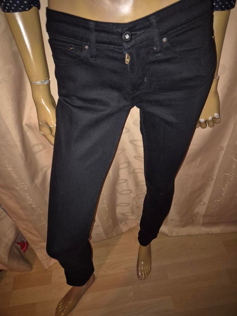 Zwarte spijkerbroek van levi's W27L34, Zwart, Ophalen of Verzenden, Zo goed als nieuw, W27 (confectie 34) of kleiner