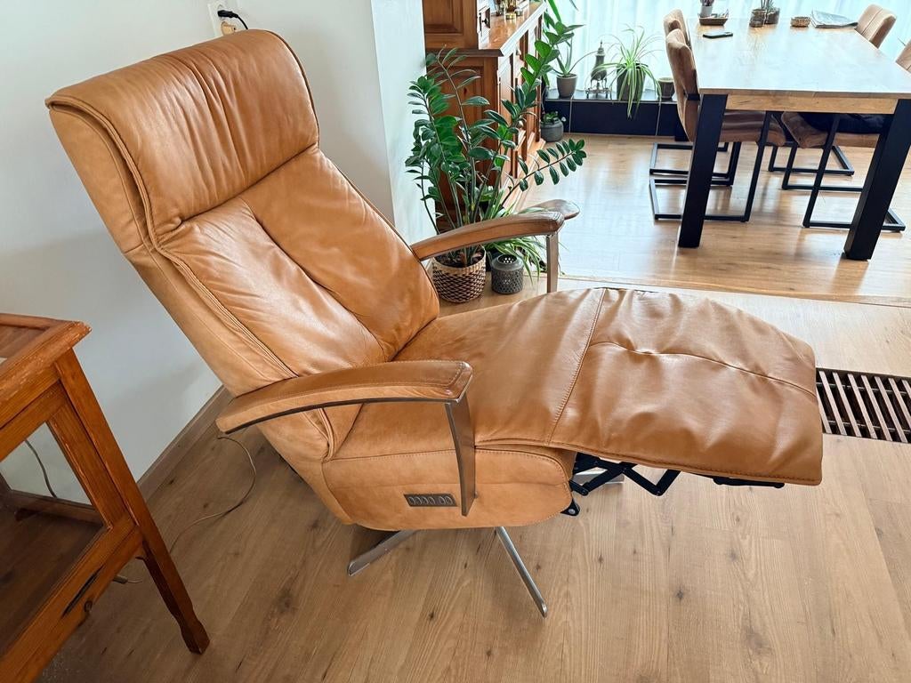 Leren relaxfauteuil van prominent, elektrisch verstelbaar, Huis en Inrichting, Fauteuils, Ophalen, Gebruikt, 100 tot 125 cm, Modern, Comfort, Relax