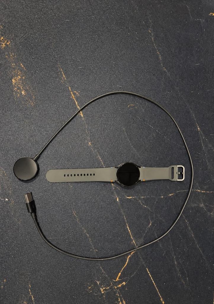 Samsung galaxy watch FE, Ophalen of Verzenden, Zo goed als nieuw