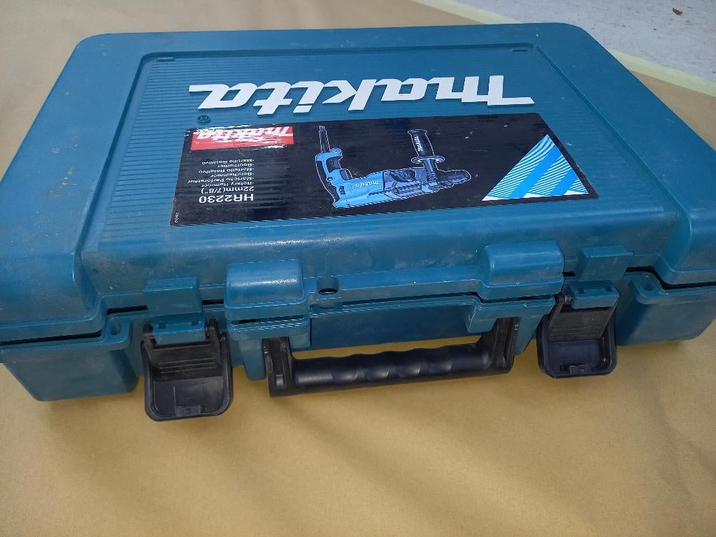 Boorhamer Makita HR 2230, 600 watt of meer, Boor- en/of Breekhamer, Ophalen of Verzenden, Zo goed als nieuw