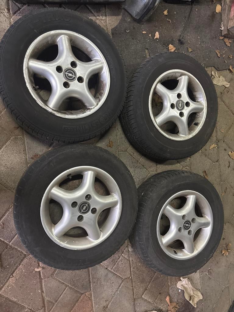 2 sets Velgen Opel 14 en 15 inch 4x100 en 5 x 110, Auto-onderdelen, Banden en Velgen, Ophalen, 14 inch, Gebruikt, Banden en Velgen