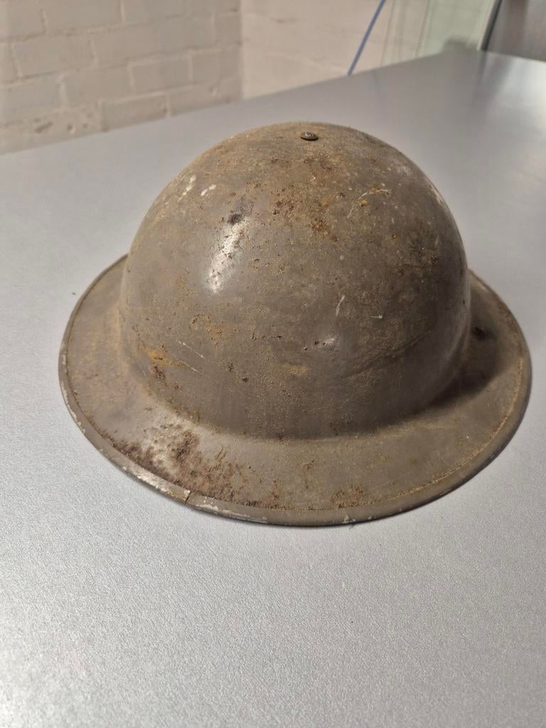 Militaire helm brits canadees brodie, Verzamelen, Ophalen of Verzenden, Helm of Baret