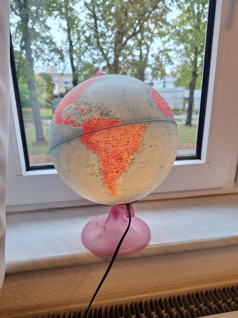 Wereldbol te koop, Huis en Inrichting, Woonaccessoires | Wereldbollen, Ophalen of Verzenden