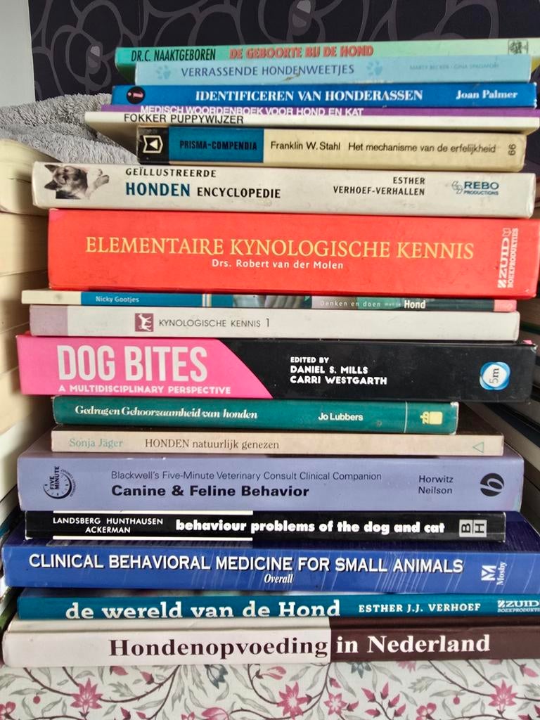 Collectie hondenboeken over gedrag en opvoeding, Boeken, Ophalen