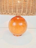 Vintage pine houten bollamp rotan kap tafellamp bol ‘70, N, N, Japandi vintage, Ophalen of Verzenden