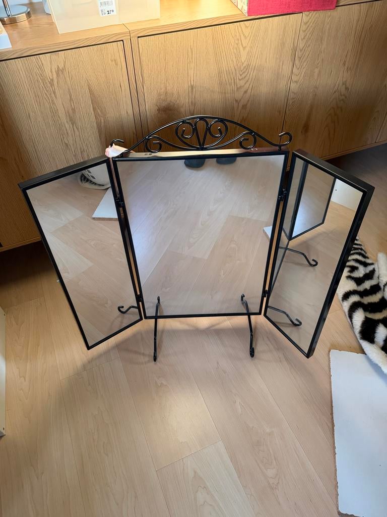 Zwart metalen drieluik spiegel, Huis en Inrichting, Woonaccessoires | Spiegels, Ophalen, Zo goed als nieuw, 75 tot 100 cm, Minder dan 100 cm